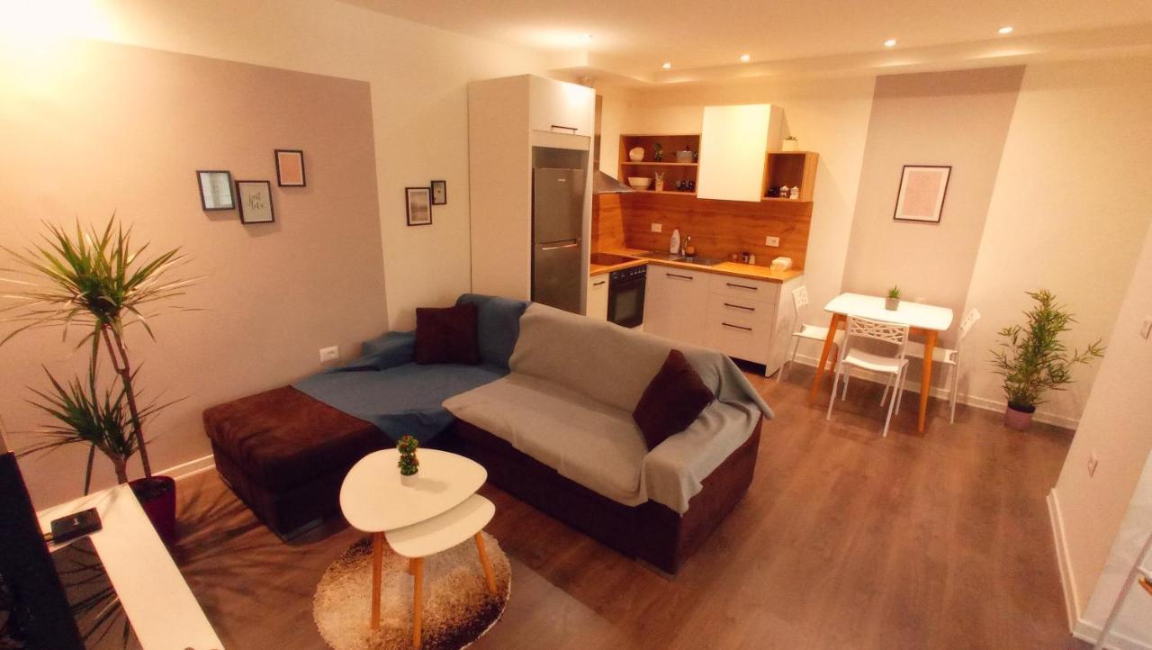 Tirana Apartment Garda Buitenkant foto