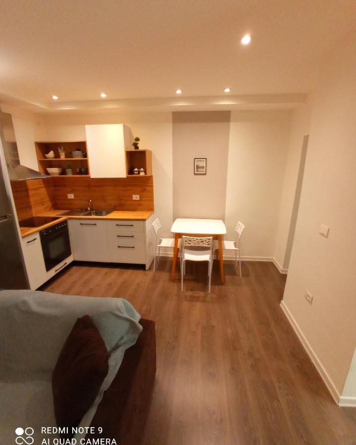 Tirana Apartment Garda Buitenkant foto