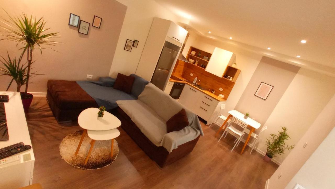 Tirana Apartment Garda Buitenkant foto